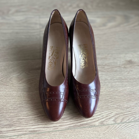 Salvatore Ferragamo Burgundy Leather Pumps - Picture 2 of 6